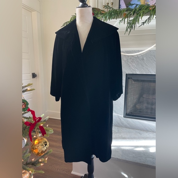 Vintage Black Velveteen  Lightweight Lined Opera Evening Swing Coat - Picture 3 of 8